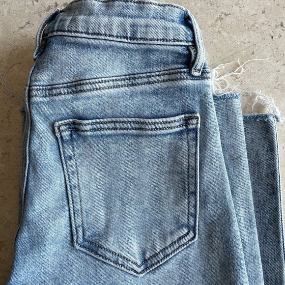 Altar'd State Women's Angelina Straight Leg Jeans Light-Wash, size 24 - Picture 4 of 7